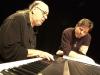 O pianista ao lado do ator Celso Frateschi, em novembro de 2003