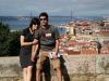é surpreendente, e a vista do Castelo dos Mouros é belíssima. Após a visita, vale um passeio a pé pelas íngremes ruazinhas de Alfama.
