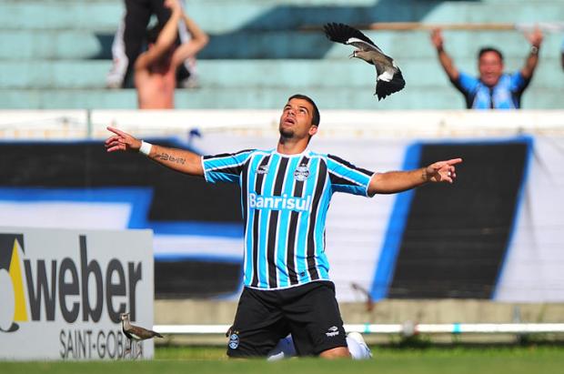 Grêmio goleia Ypiranga e enfrenta o Cruzeiro na semifinal da Taça Piratini Diego Vara/ Grêmio goleia Ypiranga e enfrenta o Cruzeiro na semifinal da Taça Piratini Diego Vara/