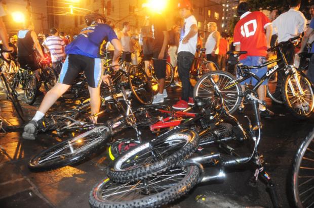 Grupo de ciclistas é atropelado na Cidade Baixa, em Porto Alegre Ricardo Duarte/