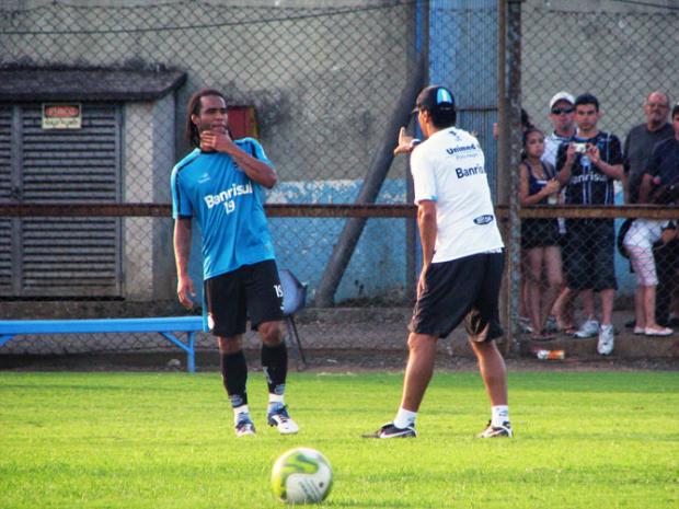 Dois meses, um gol e muitos problemas: o início de Carlos Alberto no Grêmio Gustavo Heldt/ Dois meses, um gol e muitos problemas: o início de Carlos Alberto no Grêmio Gustavo Heldt/