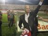 Falcão saudou os torcedores dentro do estádio Beira-Rio após o término da entrevista coletiva
