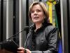 A nova ministra chefe da Casa Civil Gleisi Hoffmann PT-PR tomou posse do cargo nesta quarta-feira no Palacio do Planalto e fez no comeco da tarde um pronunciamento de despedida no plenario do Senado