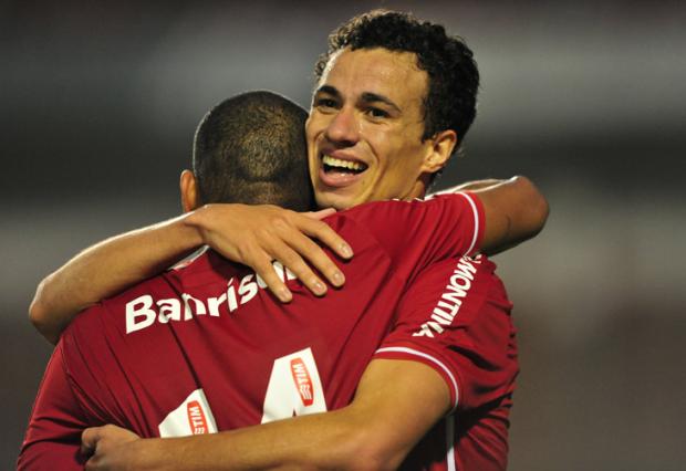 Goleador colorado encara segunda melhor defesa do Brasileirão neste domingo Jefferson Botega / 