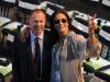 O técnico da Seleção Brasileira Mano Menezes posa para a foto com a cantora Ivete Sangalo