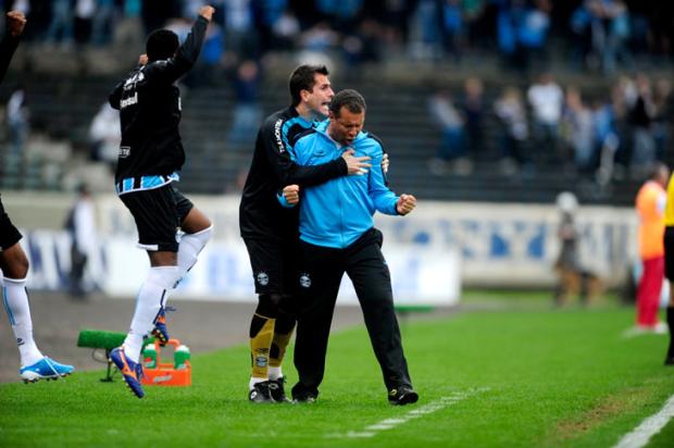 Depois de 11 anos sem vencer Gre-Nais, Roth comemora: "Jogamos com a cara do Grêmio" Mauro Vieira/ Depois de 11 anos sem vencer Gre-Nais, Roth comemora: "Jogamos com a cara do Grêmio" Mauro Vieira/