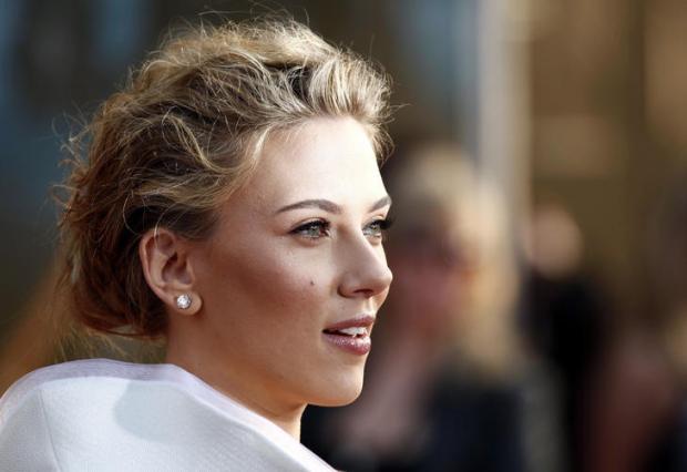 Scarlett Johansson é vista com possível novo namorado Matt Sayles/AP