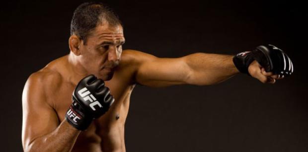 Confirmado: Minotouro e Tito Ortiz lutarão no UFC 140 Divulgação/ Confirmado: Minotouro e Tito Ortiz lutarão no UFC 140 Divulgação/
