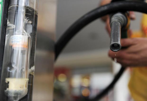 Etanol é mais competitivo que gasolina apenas em GO, SP e MT Charles Guerra/Agencia RBS Etanol é mais competitivo que gasolina apenas em GO, SP e MT Charles Guerra/Agencia RBS