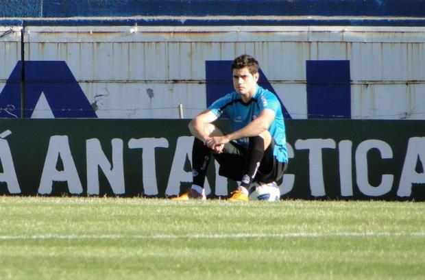 Celso Roth afirma que Miralles não está de castigo Tatiana Lopes/Agencia RBS Celso Roth afirma que Miralles não está de castigo Tatiana Lopes/Agencia RBS