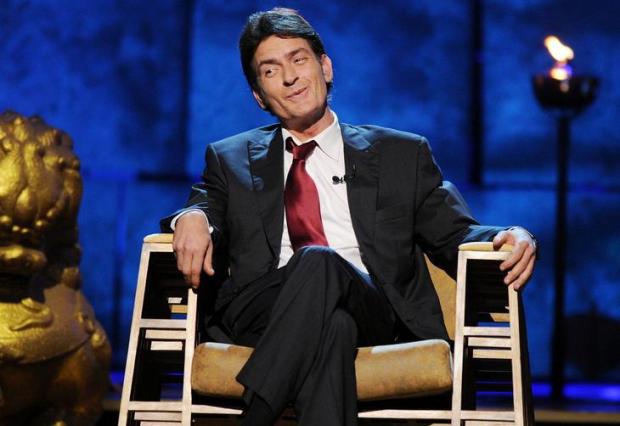 "Cansei de fingir que Ashton Kutcher não está péssimo em Two and a Half Men", diz Charlie Sheen Comedy Central, Divulgação/ "Cansei de fingir que Ashton Kutcher não está péssimo em Two and a Half Men", diz Charlie Sheen Comedy Central, Divulgação/