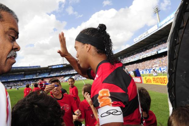 Ronaldinho sobre as vaias: "Para quem está acostumado com Flamengo, isso não é barulho"  Ricardo Duarte  /