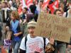 Durante a reunião dos líderes, manifestantes foram às ruas com cartazes para protestar contra a relevância do G-20