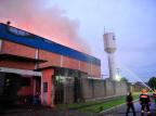 Incêndio de grandes proporções atinge fábrica de calçados em Novo Hamburgo Tadeu Vilani/ Incêndio de grandes proporções atinge fábrica de calçados em Novo Hamburgo Tadeu Vilani/