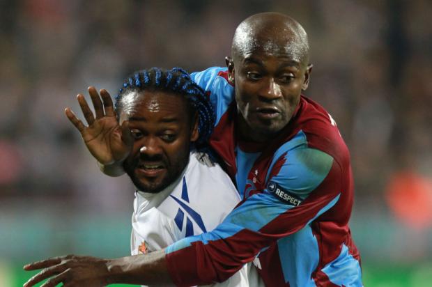 Empresário confirma interesse de Vagner Love em jogar no Grêmio  STR / AFP  /