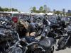 E eles são muitos - algo em torno de 30 mil motos no Brasil - e, além do sorriso de satisfação por ter comprado uma, ostentam o orgulho de fazer parte de uma tribo