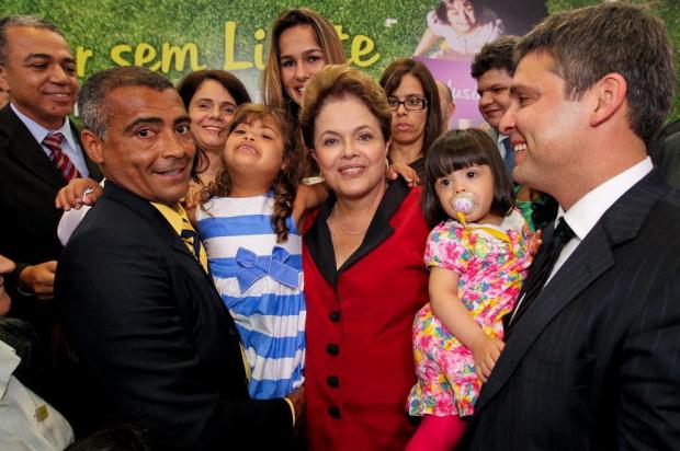 Ao lado de Romário e sua filha Ivy, Dilma lança plano nacional para pessoas com deficiência Roberto Stuckert Filho/Presidência da República