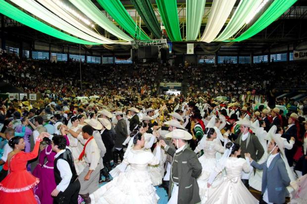 CTG Rancho da Saudade, de Cachoeirinha, vence as Danças Tradicionais no Enart Cesar Lopes/Especial