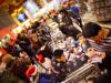 Anualmente, milhões de americanos acampam em frente às lojas às vésperas da data para aproveitar as ofertas de até 90% de desconto