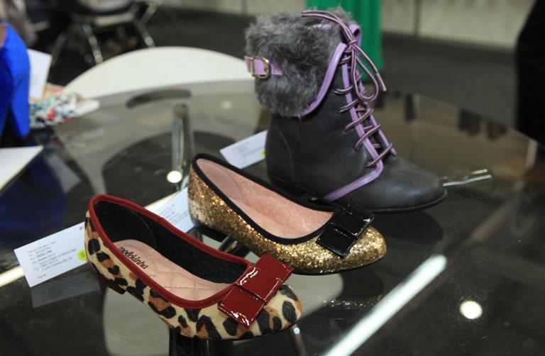 Os pequenos também podem sair de casa com estilo: sapatilhas e botas infantis fofas:imagem 12