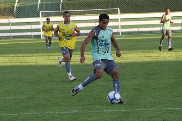 Inter desiste da contratação do lateral Douglas, do Goiás Goiás EC/Divulgação