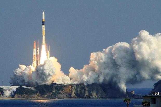 FOTO: Japão lança satélite espião para monitorar programa de mísseis norte-coreano JIJI PRESS/AFP FOTO: Japão lança satélite espião para monitorar programa de mísseis norte-coreano JIJI PRESS/AFP