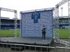 Palco foi montado no gramado do Estádio Olímpico para a apresentação do atacante