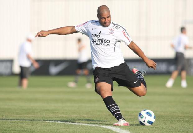 Adriano não será relacionado para a estreia do Corinthians na Libertadores Eduardo Viana/Agência Lance Adriano não será relacionado para a estreia do Corinthians na Libertadores Eduardo Viana/Agência Lance