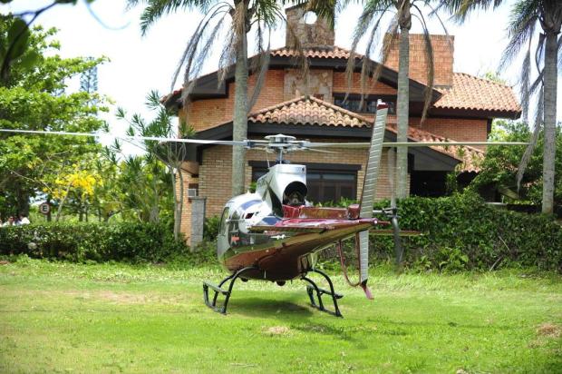 [Brasil] Pouso de helicóptero causa apreensão no norte da ilha de Santa Catarina 12774074