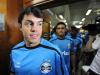 O atacante Kleber demonstrou empolgação em seu primeiro dia de trabalho no Grêmio em 2012