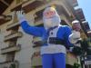 Papai Noel azul faz parte da decoração no Hotel Dall'onder para receber a delegação gremista