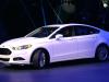 A versão 2013 do Ford Fusion foi outro destaque da segunda-feira