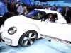 O CEO da Volkswagen, Martin Winterkorn, sai de um Volkswagen E-Bugster durante apresentação à imprensa