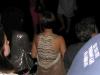 Decote nas costas chiquerrimo e cheio de brilho do vestido da atriz Milena Toscano no desfile da Cantão Fashion 