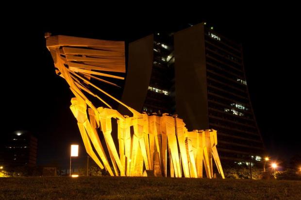 Carlos Tenius resgata iluminação do Monumento aos Açorianos  Tárlis Schneider/Agencia RBS