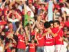João Paulo, Oscar e Dagoberto comemoram o gol colorado