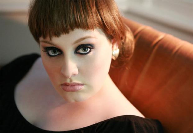 "Cantora Adele é gorda demais", diz estilista Karl Lagerfeld Divulgação/ "Cantora Adele é gorda demais", diz estilista Karl Lagerfeld Divulgação/