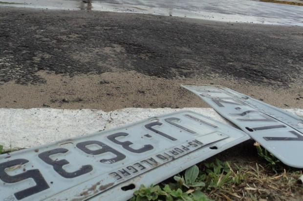 Perdeu a placa do carro na chuvarada? Saiba o que fazer João Vitor Santos/Agencia RBS Perdeu a placa do carro na chuvarada? Saiba o que fazer João Vitor Santos/Agencia RBS