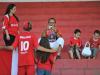 Torcedores assistem à partida no estádio Beira-Rio