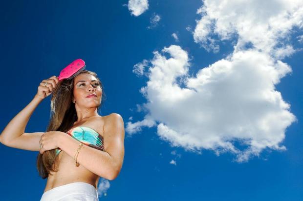 Aprenda os dez mandamentos para cuidar do cabelo no verão Andréa Graiz/Agencia RBS Aprenda os dez mandamentos para cuidar do cabelo no verão Andréa Graiz/Agencia RBS