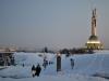 Pessoas caminharam na neve coberta central de Kiev que as temperaturas caíram a -15 graus celsius, na Ucrânia