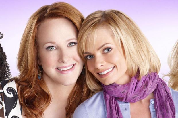 Comédias "I Hate My Teenage Daughter" e "Are You There, Chelsea?" estreiam na TV por assinatura Warner, Divulgação/