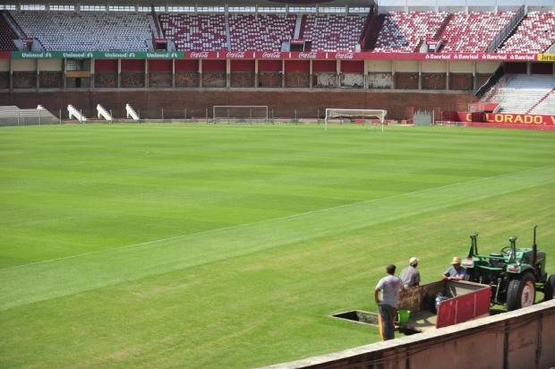 Parada há sete meses, reforma do Beira-Rio levanta temor de Porto Alegre perder a Copa Diego Vara/Agencia RBS Parada há sete meses, reforma do Beira-Rio levanta temor de Porto Alegre perder a Copa Diego Vara/Agencia RBS