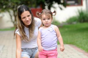 Jornalista cria blog para mães solteiras e faz sucesso na rede Sirli Freitas/Agencia RBS Jornalista cria blog para mães solteiras e faz sucesso na rede Sirli Freitas/Agencia RBS