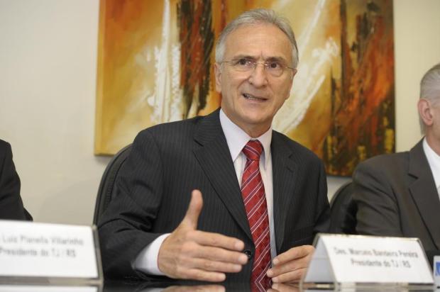 Após polêmica, ministro do STF reconsidera decisão e reempossa diretoria do Tribunal de Justiça Adriana Franciosi/Agencia RBS Após polêmica, ministro do STF reconsidera decisão e reempossa diretoria do Tribunal de Justiça Adriana Franciosi/Agencia RBS