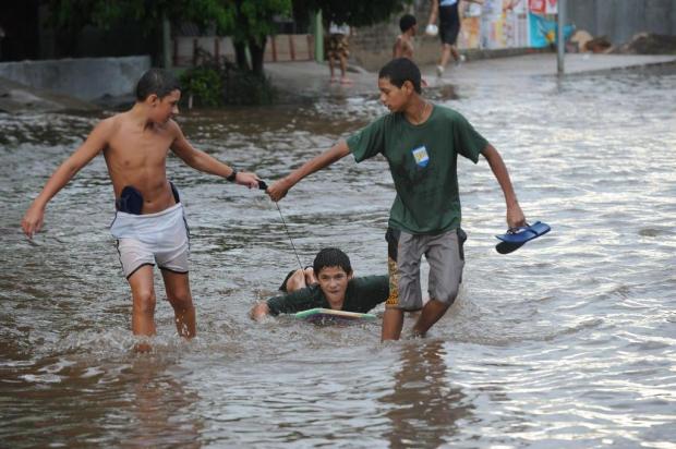 Chuva forte causa estragos e falta de luz no Estado Jean Pimentel/Agencia RBS