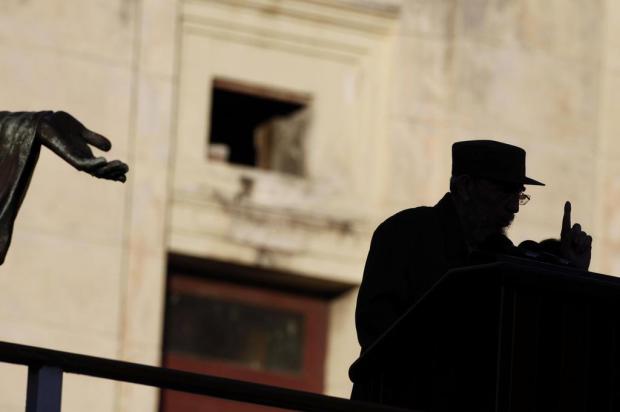 Fidel Castro lança livro de memórias Javier Galeano/AP Fidel Castro lança livro de memórias Javier Galeano/AP