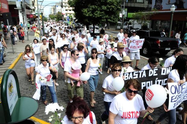 Caminhada pela paz mobiliza centenas no centro de Caxias Porthus Jr/