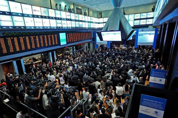 Leilão de aeroportos de Guarulhos, Viracopos e Brasília arrecada R$ 24,5 bilhões Luiz Prado/Divulgação BM&FBOVESPA