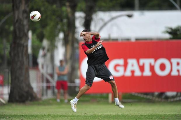 Em treino com campo reduzido, D'Alessandro marca belo gol Diego Vara/Agencia RBS Em treino com campo reduzido, D'Alessandro marca belo gol Diego Vara/Agencia RBS